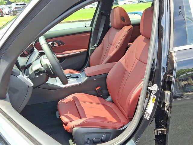 Photo of 2025 Jet Black BMW 330