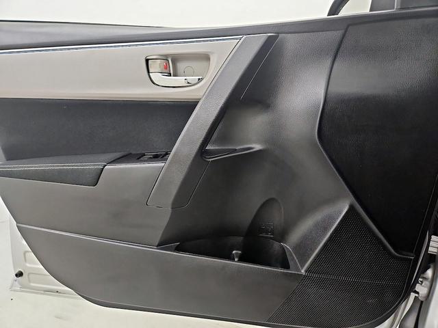 Photo of 2014 Silver Toyota Corolla