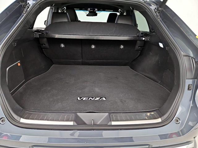 Photo of 2021 Gray Toyota Venza