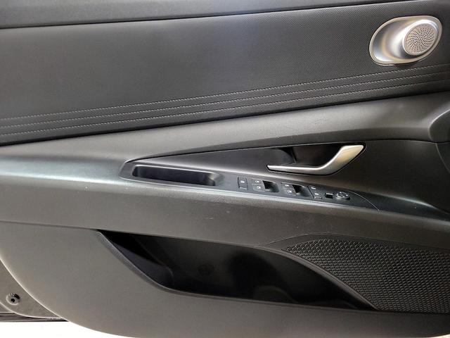 Photo of 2023 Black Hyundai ELANTRA