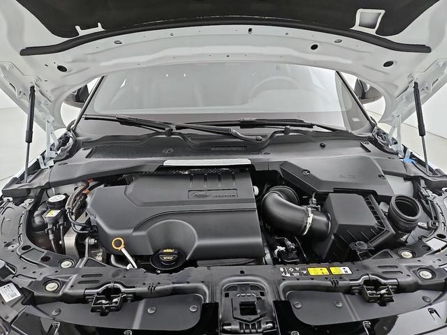 Photo of 2025 White Land Rover Range Rover Evoque