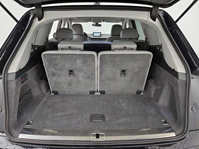Photo of 2018 Blue Audi Q7