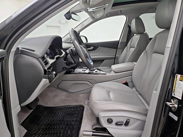 Photo of 2018 Blue Audi Q7
