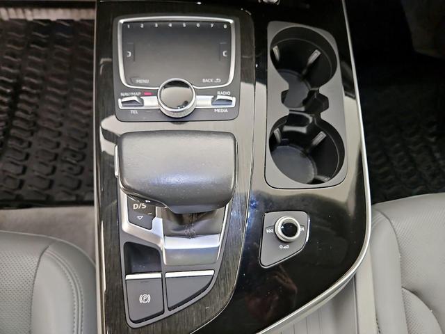 Photo of 2018 Blue Audi Q7