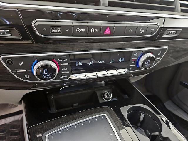 Photo of 2018 Blue Audi Q7