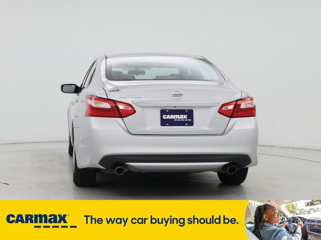 Photo of 2017 Silver Nissan Altima