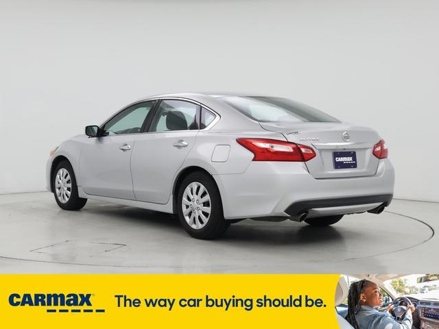 Photo of 2017 Silver Nissan Altima