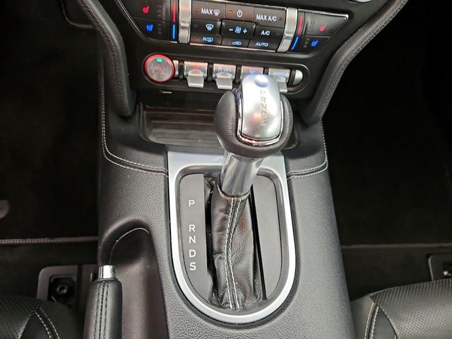 Photo of 2021 Black Ford Mustang