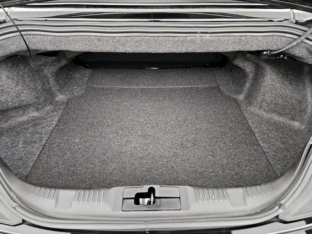 Photo of 2021 Black Ford Mustang