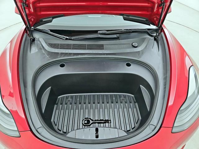 Photo of 2022 Red Tesla Model 3