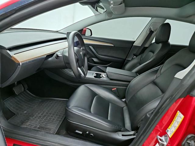 Photo of 2022 Red Tesla Model 3