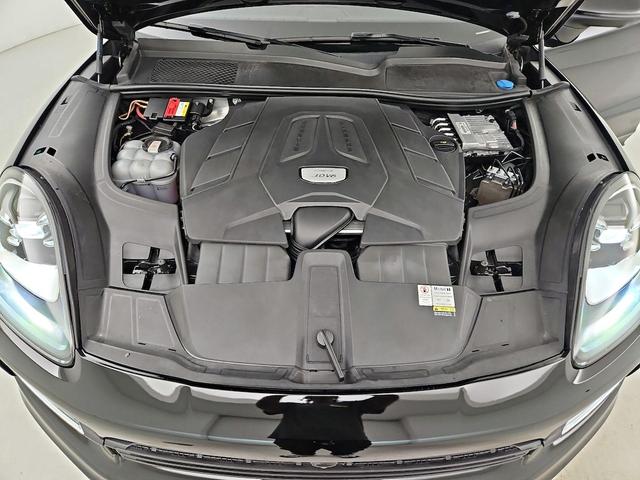 Photo of 2021 Black Porsche Cayenne