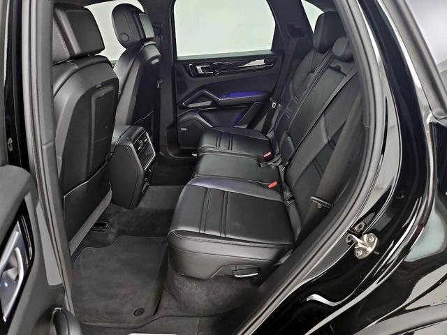 Photo of 2021 Black Porsche Cayenne