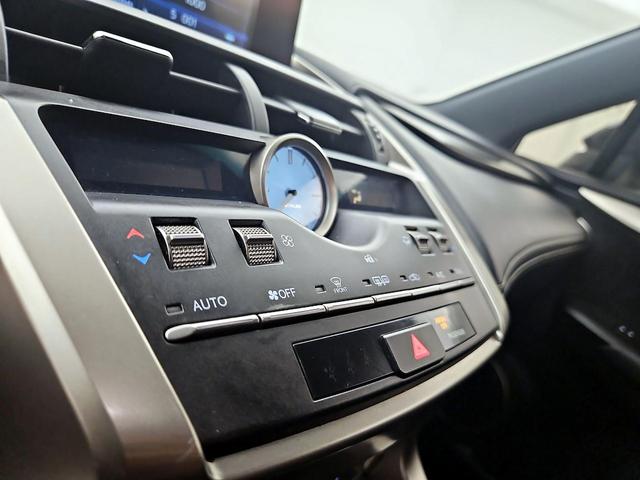 Photo of 2018 Silver Lexus NX 300