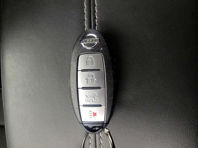 Photo of 2023 Silver Nissan Sentra