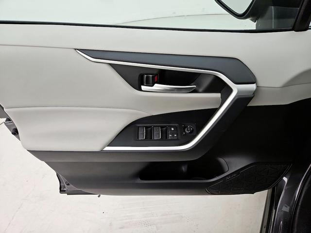 Photo of 2022 Gray Toyota RAV4