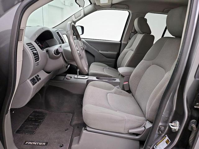 Photo of 2021 Gray Nissan Frontier