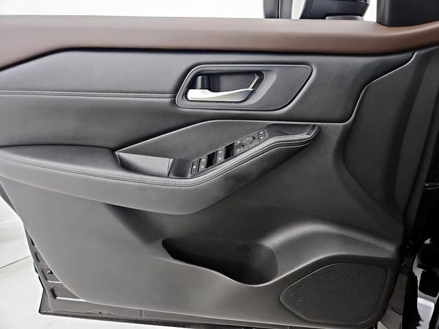 Photo of 2023 Black Nissan Rogue
