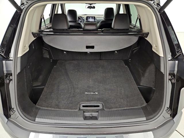 Photo of 2023 Black Nissan Rogue