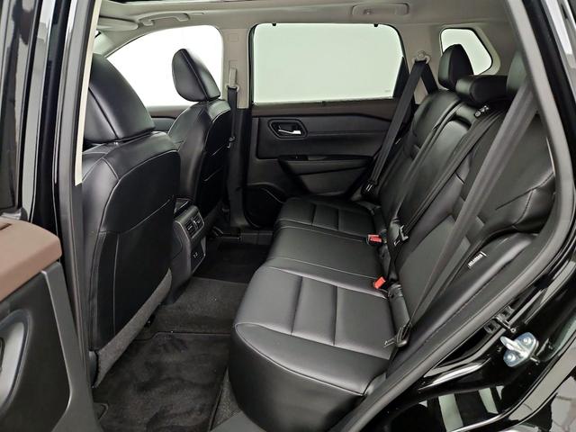 Photo of 2023 Black Nissan Rogue