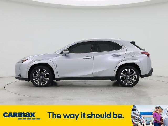 Photo of 2023 Silver Lexus UX 250h