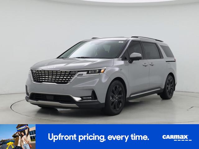 Photo of 2023 Gray Kia Carnival