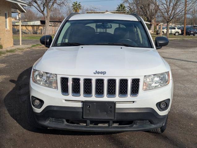 Photo of 2011 Bright White Clear Coat Jeep Compass