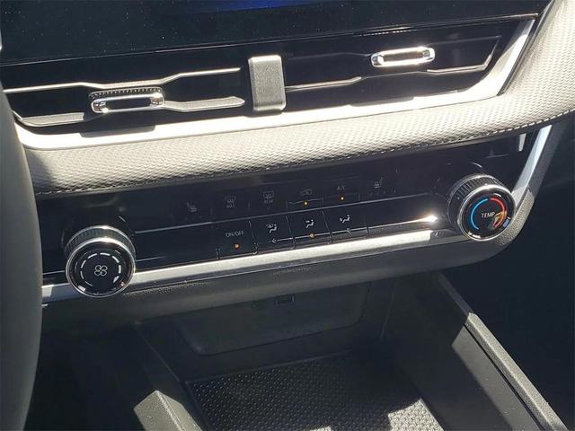 Photo of 2026 Summit White Chevrolet Equinox