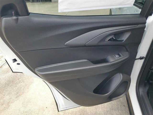 Photo of 2026 Summit White Chevrolet Trailblazer