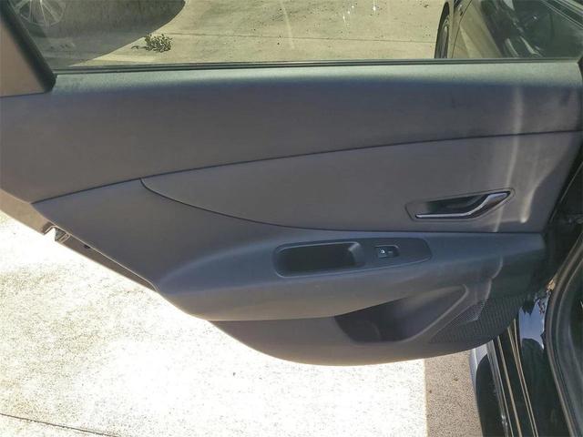 Photo of 2023 Onyx Black Hyundai ELANTRA