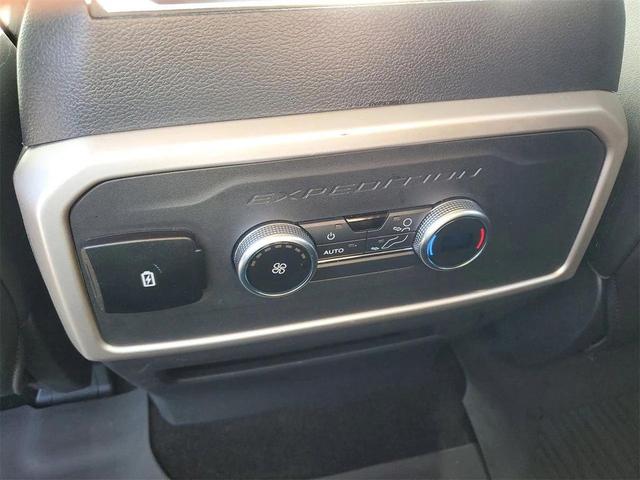 Photo of 2022 Agate Black Metallic Ford Expedition