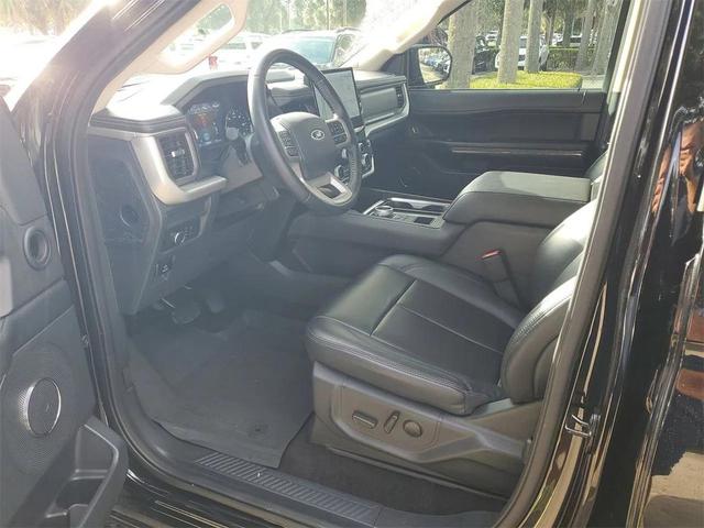Photo of 2022 Agate Black Metallic Ford Expedition