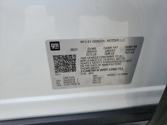 Photo of 2023 Summit White Chevrolet Traverse
