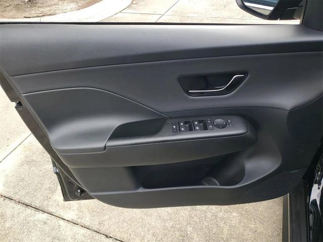 Photo of 2024 Abyss Black Pearl Hyundai KONA