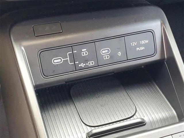 Photo of 2024 Abyss Black Pearl Hyundai KONA