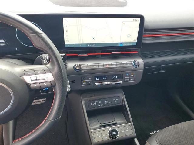 Photo of 2024 Abyss Black Pearl Hyundai KONA