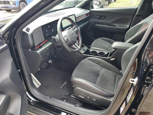 Photo of 2024 Abyss Black Pearl Hyundai KONA