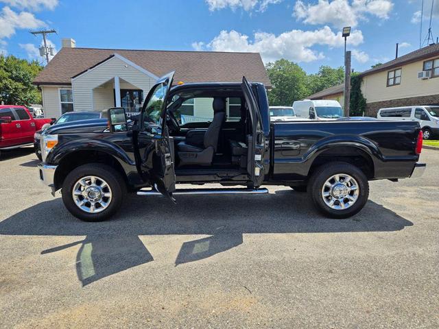 Photo of 2015 Tuxedo Black Metallic Ford F-350