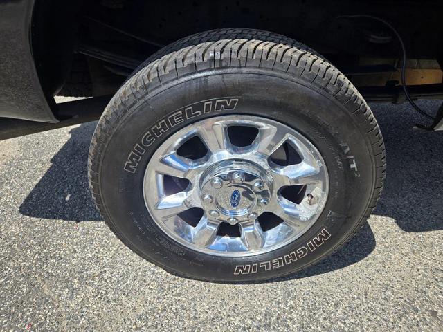 Photo of 2015 Tuxedo Black Metallic Ford F-350