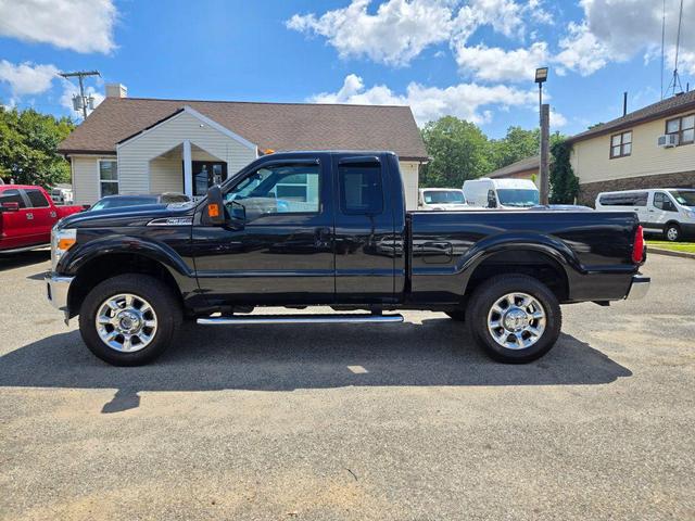 Photo of 2015 Tuxedo Black Metallic Ford F-350