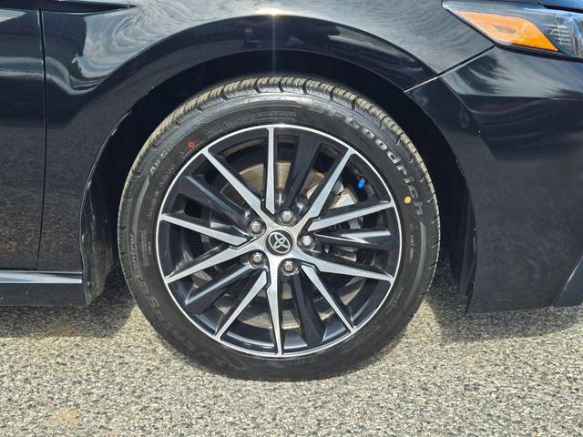 Photo of 2021 Midnight Black Metallic Toyota Camry