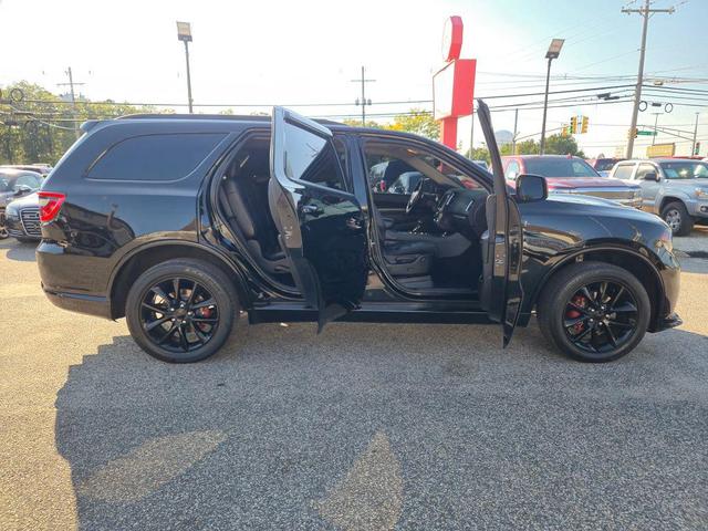 Photo of 2020 DB Black Clearcoat Dodge Durango