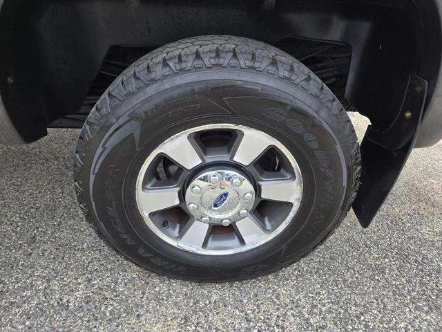Photo of 2015 Tuxedo Black Metallic Ford F-350