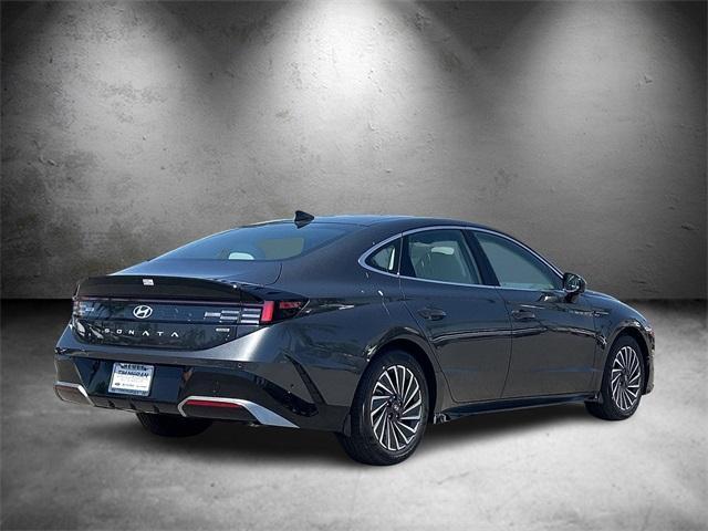 Photo of 2025 Portofino Gray Hyundai SONATA Hybrid