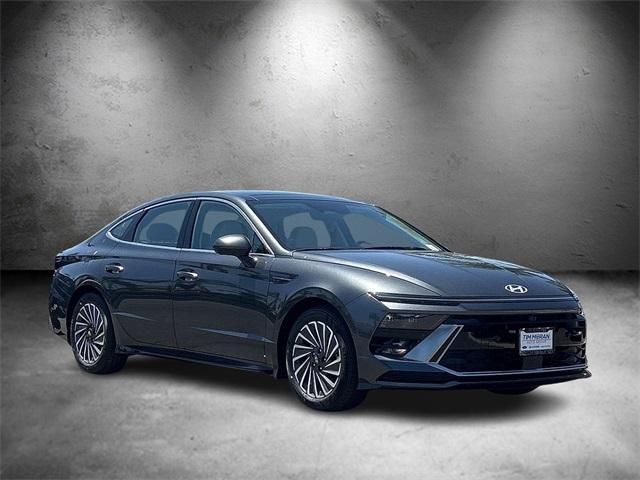 Photo of 2025 Portofino Gray Hyundai SONATA Hybrid