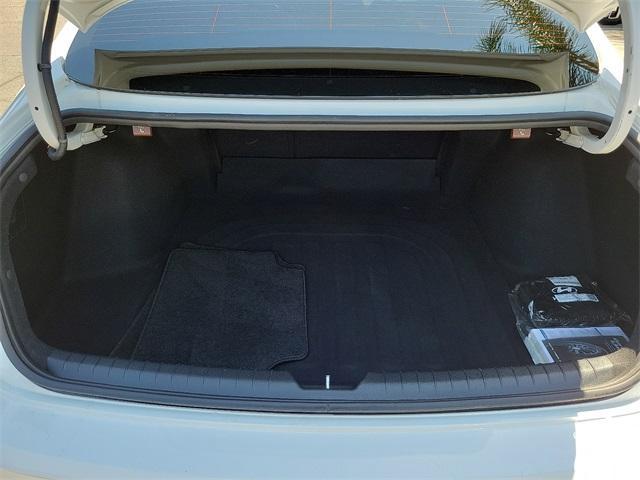 Photo of 2022 Quartz White Hyundai SONATA