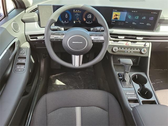 Photo of 2025 Silver Hyundai SONATA