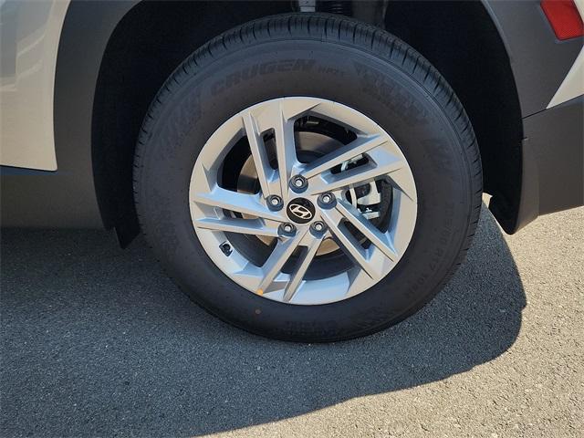 Photo of 2025 Shimmering Silver Hyundai TUCSON
