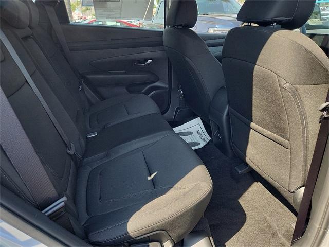 Photo of 2025 Shimmering Silver Hyundai TUCSON