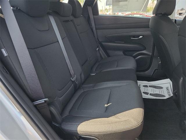 Photo of 2025 Shimmering Silver Hyundai TUCSON